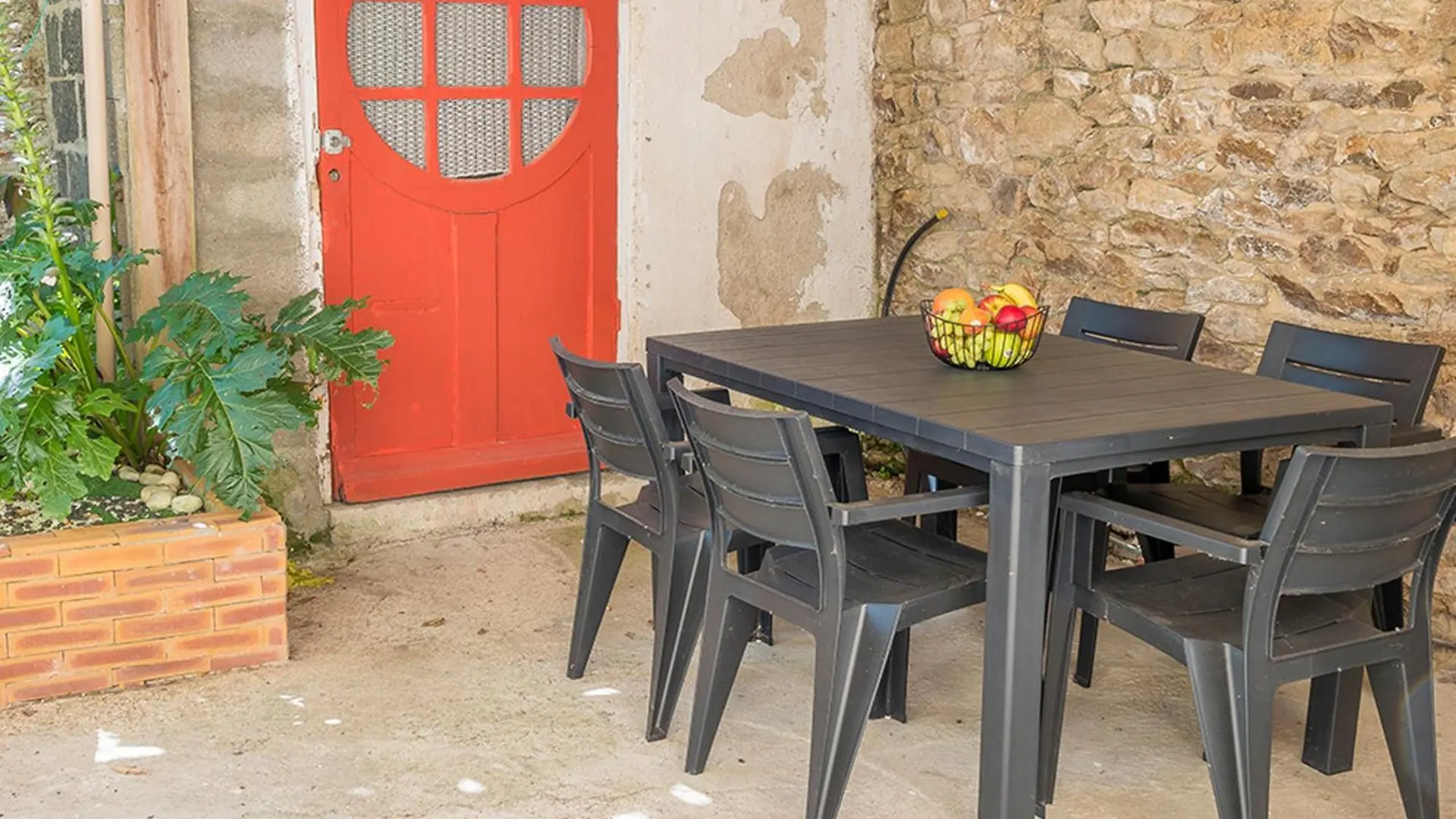 Charmante Maison 1930 Centre Hennebont, Deco Actuelle, Terrasse, Jardin Clos, 2 Chambres, Wifi Inclus - Fr-1-349-204 0*, Hennebont France