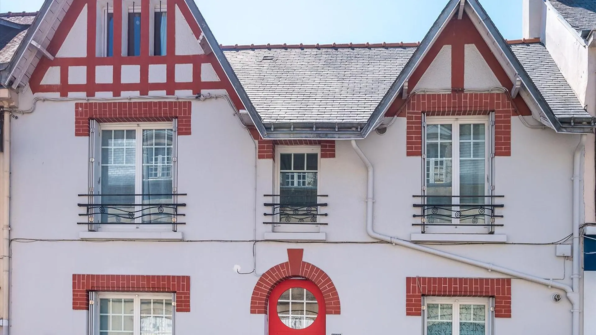Charmante Maison 1930 Centre Hennebont, Deco Actuelle, Terrasse, Jardin Clos, 2 Chambres, Wifi Inclus - Fr-1-349-204 0*, 엔봉 프랑스